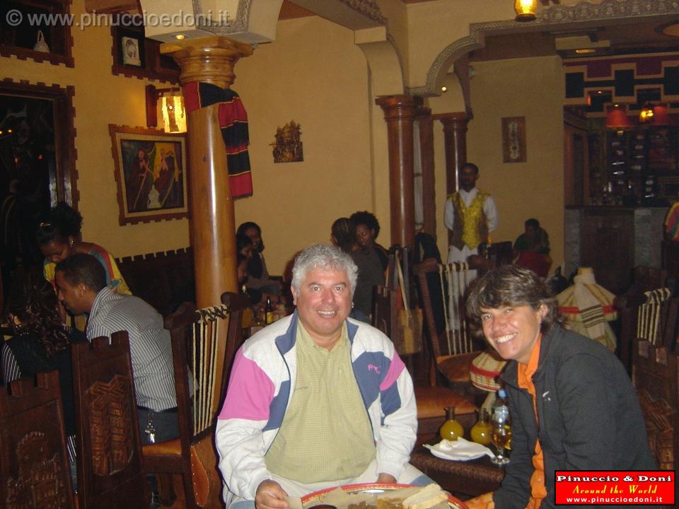 Ethiopia - 962 - Cena ad Addis Abeba.jpg